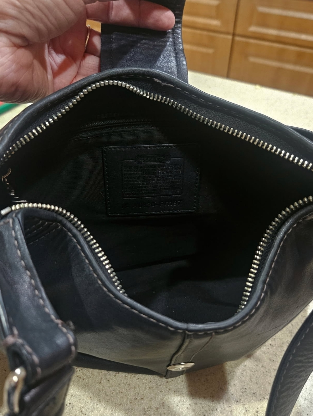 COACH VINTAGE HANDBAG, Black Leather Coach Purse - Picture 3 of 5